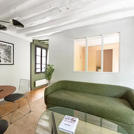 Appartement Elegant Parisian Apartment, Place Des Vosges *