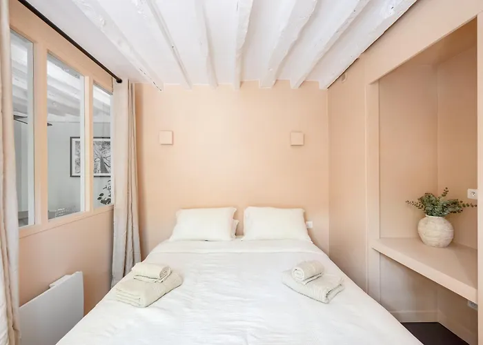 Apartman Elegant Parisian Apartment, Place Des Vosges