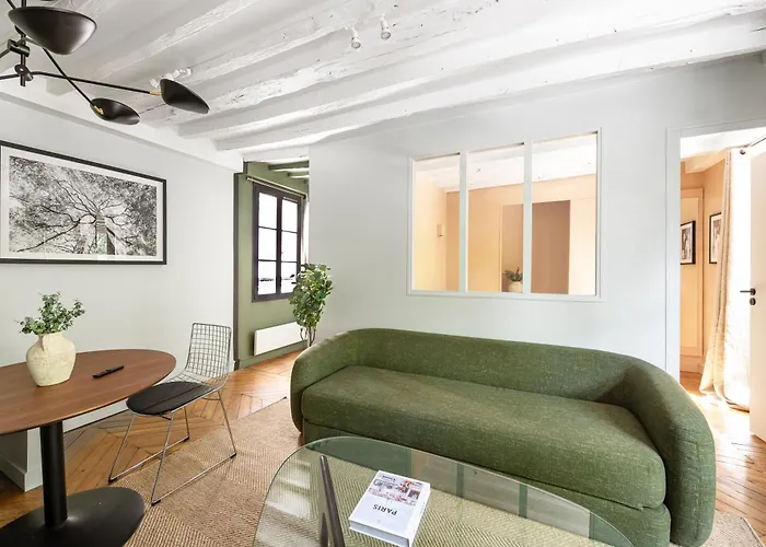 Elegant Parisian Apartment, Place Des Vosges *